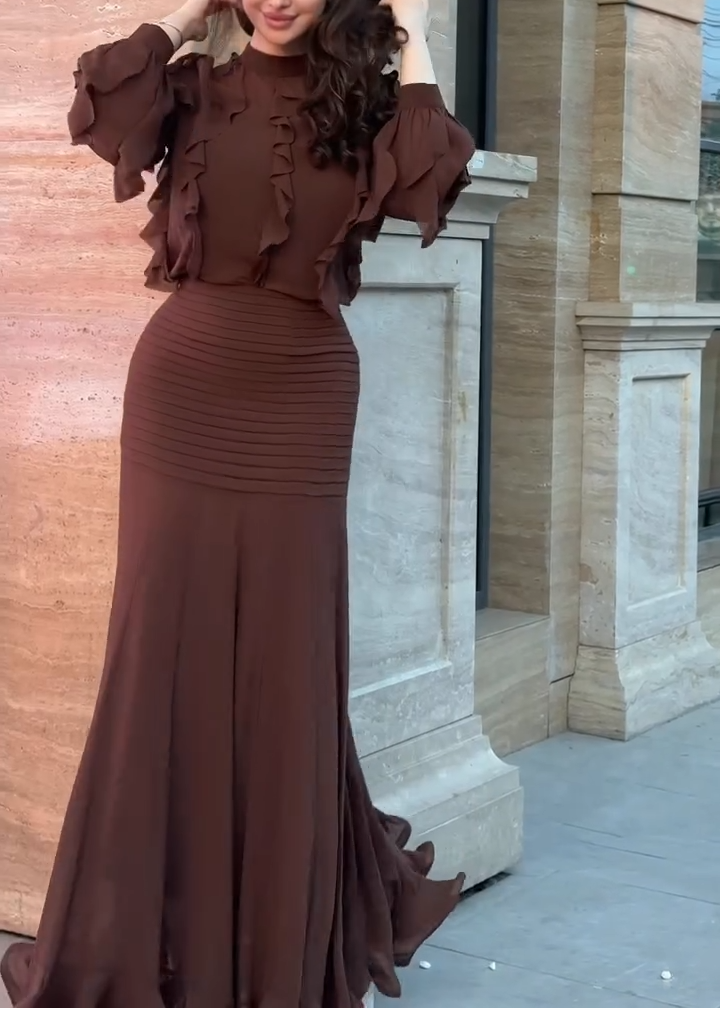 Patrizia | Top a maniche lunghe con volant marrone e gonna maxi a sirena a coste - set due pezzi