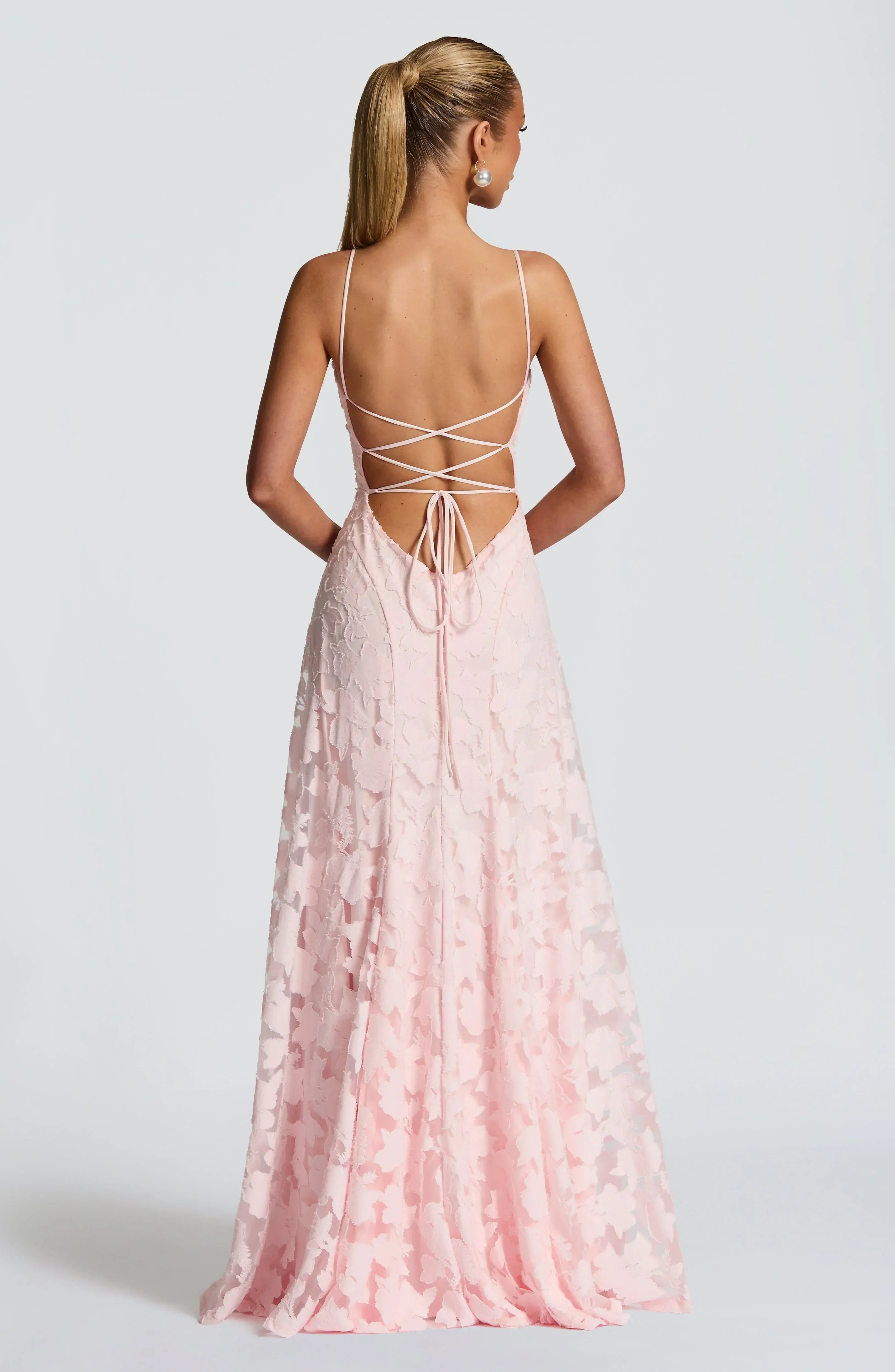 Rubí | Vestido largo elegante de encaje floral